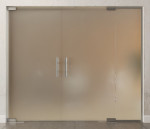 Bild von Vollflächig matt 2-flg. Glaspendeltür mit festem Seitenteil DORMA Mundus BTS Variante 5 - Erkelenz
