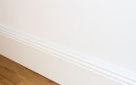Sockelleiste 18 x 145 x 2440 mm MDF weiß Altdeutsch 145 Clip-Nut