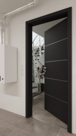Detail-Milieuansicht von GARANT Wärmeschutztür Aura 830 Matt RAL 9005 G-TEC