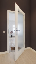 Front-Milieuansicht von GARANT Wohnungseingangstür Authentic Bianco CePaL mit Lichtausschnitt LA-3