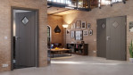 Main-Milieuansicht von HÖRMANN Doppelflügeltür Groove 20 Staubgrau RAL 7037 Lack DesignLine mit Lichtausschnitt LA 6 Raute mit Zarge