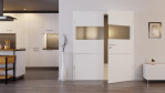 Front-Milieuansicht von HÖRMANN Doppelflügeltür Pure 2 Gebürstetes Weiß Duradecor DesignLine mit Lichtausschnitt quer mit bündiger Lisene Plain 79-7 mit Zarge