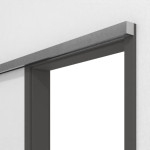 Detailansicht von GARANT Line-Schiebetürsystem vor der Wand laufend Ebony CePaL