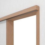 Detailansicht von LEBO Schiebetürsystem vor der Wand laufend Buche Natur Matt Furnier inkl. Zarge