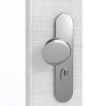 Detailansicht der Oberfläche von GARANT Wohnungseingangstür Quer Authentic Grigio GCK08 mit Lichtausschnitt LA-DIN