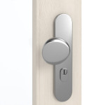 Detailansicht der Oberfläche von GARANT Wohnungseingangstür Authentic Perl CePaL mit Lichtausschnitt LA-2