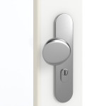 Detailansicht der Oberfläche von GARANT Wohnungseingangstür U11209SD Edelweiß GHK08 mit Lichtausschnitt LA-5 schlossseitig