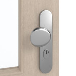 Detailansicht der Oberfläche von GARANT Wohnungseingangstür Authentic Akazie CePaL mit Lichtausschnitt LA-6