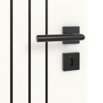 Detailansicht des Lichtausschnitts von Linea Black 01 Weißlack RAL 9016 Doppelflügeltür inkl. Zarge - Deine Tür