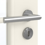 Detailansicht der Oberfläche von GARANT Doppelflügeltür inkl. Zarge Weißlack 9010 mit Lichtausschnitt LA-2 Sprosse SP1