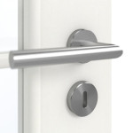 Detailansicht der Oberfläche von GARANT Doppelflügeltür inkl. Zarge Authentic Bianco GCK08 mit Lichtausschnitt LA-2 Sprosse SP10