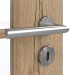 Detailansicht der Oberfläche von GARANT Doppelflügeltür inkl. Zarge Authentic Risseiche GCK08 mit Lichtausschnitt LA-2 Sprosse SP10