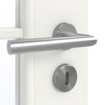 Detailansicht der Oberfläche von GARANT Doppelflügeltür inkl. Zarge Authentic Bianco CPL mit Lichtausschnitt LA-4 schlossseitig Sprosse SP10