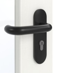 Detailansicht der Oberfläche von GARANT Rauchschutztür Authentic Bianco CePaL mit Lichtausschnitt LA-2