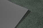 Detailansicht von Ober- und Untermaterial von Fußmatte ColourLine 047 dunkelgrau - Entrada