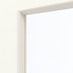 Detailansicht des Lichtausschnitts von GARANT Wohnungseingangstür U11026SD Kristallweiß GHK08 mit Lichtausschnitt LA-2