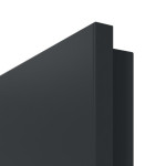 Detailansicht der Premiumkante von GARANT Wohnungseingangstür U12000SD Vulkanschwarz GHK08 mit Lichtausschnitt LA-5 schlossseitig