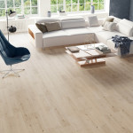 Wohnbereich von Eiche creme strukturiert 1-Stab SPC Rigid silent Designboden Vinyl - Wiparquet