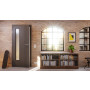 Detail-Milieuansicht von HÖRMANN Innentür Groove 85 Staubgrau RAL 7037 Lack DesignLine mit Lichtausschnitt LA 24 bandseitig