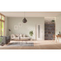 Front-Milieuansicht der in der Wand laufenden GARANT Schiebetür 0160-60 Silver Grey CePaL mit Lichtausschnitt LA-4 mittig