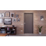 Front-Milieuansicht der in der Wand laufenden HÖRMANN Schiebetür Groove 51 Staubgrau RAL 7037 Lack DesignLine