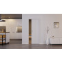 Front-Milieuansicht der in der Wand laufenden HÖRMANN Schiebetür Pure 1 Eiche Weiß Duradecor DesignLine mit Lichtausschnitt Bandseite