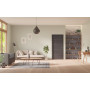 Front-Milieuansicht der in der Wand laufenden GARANT Schiebetür Aura 830 Matt RAL 9005 G-TEC
