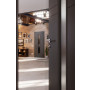 CloseUp-Milieuansicht von HÖRMANN Innentür Groove 78 Staubgrau RAL 7037 Lack DesignLine mit Lichtausschnitt LA 24 mittig