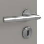 Detailansicht der Oberfläche von GARANT Zimmertür U12115SD Platingrau GHK08 mit Lichtausschnitt LA-4 mittig Sprosse SP10