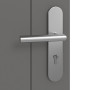 Detailansicht der Oberfläche von HÖRMANN Wohnungseingangstür Groove 54 Staubgrau RAL 7037 Lack DesignLine