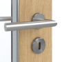 Detailansicht der Oberfläche von GARANT Feuchtraumtür Authentic Asteiche GCK08 mit Lichtausschnitt LA-4 schlossseitig