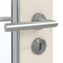 Detailansicht der Oberfläche von GARANT Feuchtraumtür Quer Authentic Perl GCK08 mit Lichtausschnitt LA-4 schlossseitig
