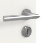 Detailansicht der Oberfläche von GARANT Feuchtraumtür Authentic Bianco GCK08 mit Lichtausschnitt LA-5 bandseitig