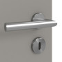 Detailansicht der Oberfläche von GARANT Feuchtraumtür U12115SD Platingrau GHK08 mit Lichtausschnitt LA-9
