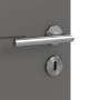 Detailansicht der Oberfläche von HÖRMANN Innentür Groove 34 Staubgrau RAL 7037 Lack DesignLine
