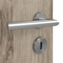Detailansicht der Oberfläche von HÖRMANN Innentür Pure 2 Nordeiche Duradecor DesignLine mit Lichtausschnitt quer mit bündiger Lisene Plain 79-7