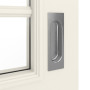 Detailansicht der Oberfläche von GARANT Schiebetür Como Weißlack mit Lichtausschnitt CKL4/2 Sprosse SP5/2
