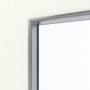 Detailansicht des Lichtausschnitts von GARANT Feuchtraumtür W1000ST3 Premium Weiß GHK08 mit Lichtausschnitt LA-3