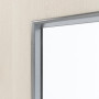Detailansicht des Lichtausschnitts von GARANT Feuchtraumtür Authentic Perl GCK08 mit Lichtausschnitt LA-4 schlossseitig