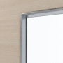 Detailansicht des Lichtausschnitts von GARANT Feuchtraumtür Quer Authentic Akazie GCK08 mit Lichtausschnitt LA-5 mittig